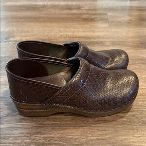 Dansko Professional Clog Woven Brown Leather Women Size EU 40 US 10-10.5